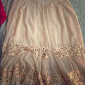 ✨Just Reduced✨🌿 Free people long cream skirt🌻