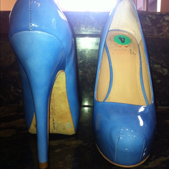 SOLD ON EBAY New Vince Camuto Korsi Platform Pump - Picture 3 of 4