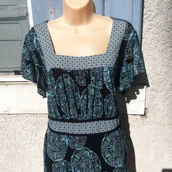 SOLD💙💙Turquiose and Black Long Top - Picture 2 of 2