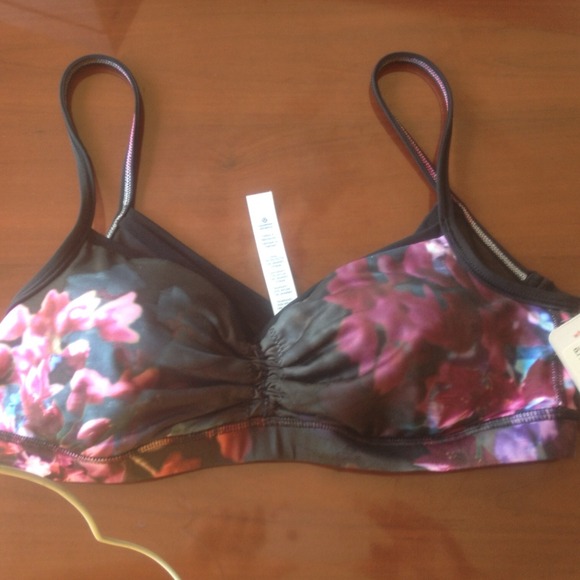 Brand new beautiful Pirouette LuLu sports bra