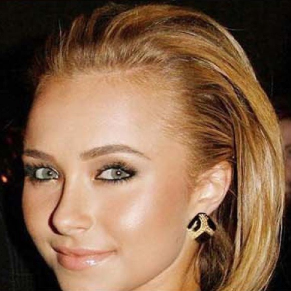 💥💥SOLD💥💥🎀Lovely black rhinestone  earrings🎀 - Picture 2 of 2