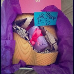 💜SHOE DAZZLE ORDER BEING SHIPPED w/GOODIES 💜😍