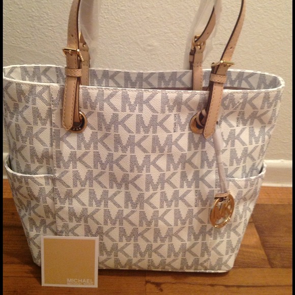 SOLD.SOLD.Authentic Michael Kors **** - Picture 3 of 4