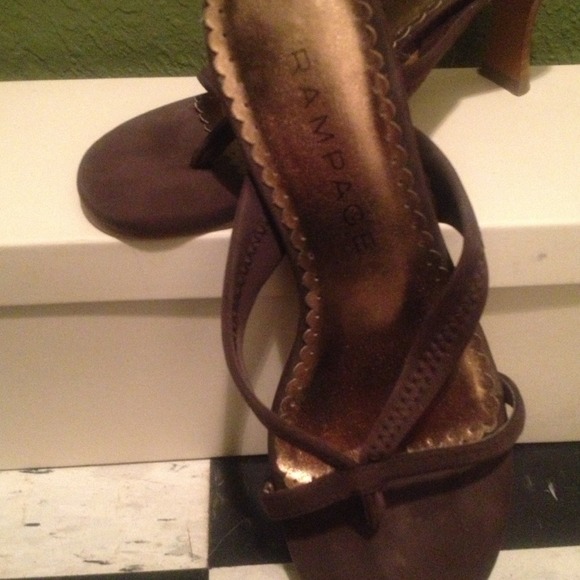 Sandals - Picture 2 of 3