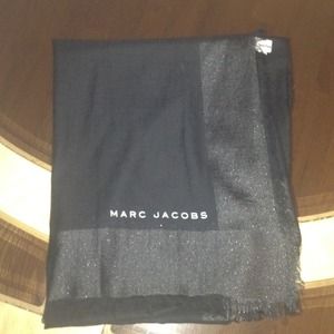 Marc Jacobs scarf in black.