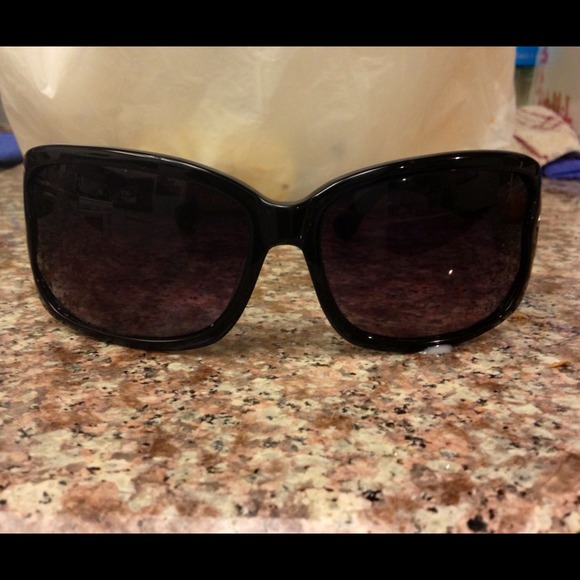 Authentic micheal kors sunglasses👍