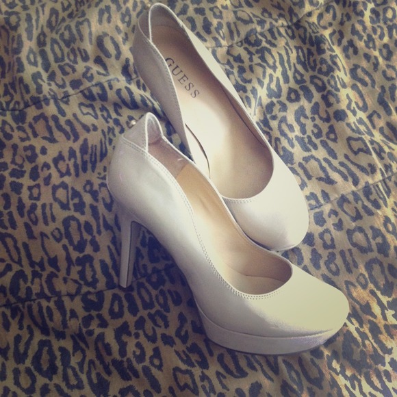 Nude guess heels