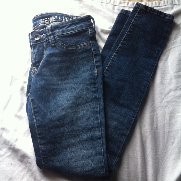 ✋RESERVED: Bullhead Skinny Jeans