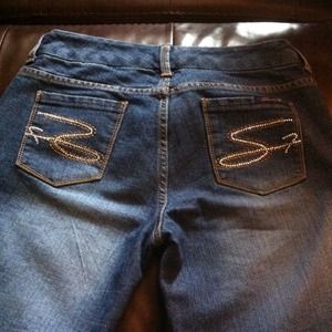 Just Reduced!!! Seven jeans! Never worn