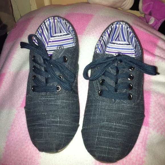 Blue grey women's Oxford style shoes.