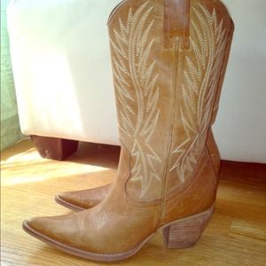 "Cowboy boots"