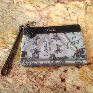 👝Authentic Coach Waistlet👝