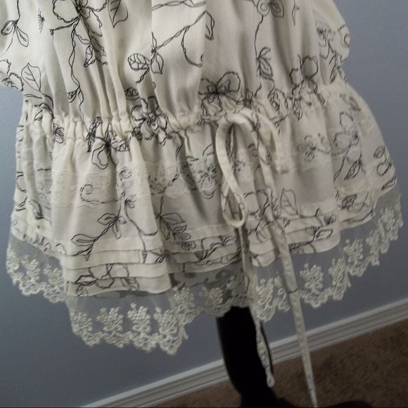 Floral Tank - Picture 3 of 4