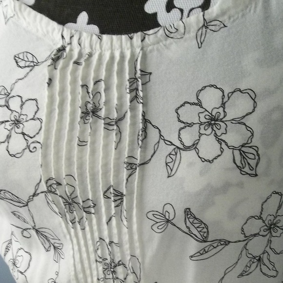 Floral Tank - Picture 4 of 4