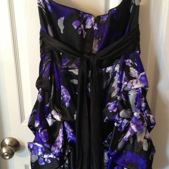 Strapless formal dress - Picture 2 of 2