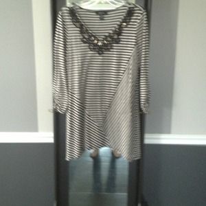 💢SALE💢Black & off-white striped tunic