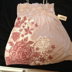 🚫Sold in Bundle🚫Floral print tank