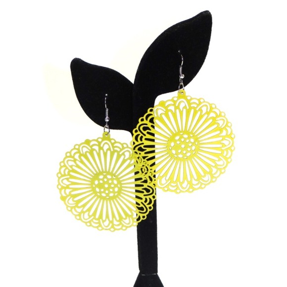 Yellow metal filigree cutout earrings