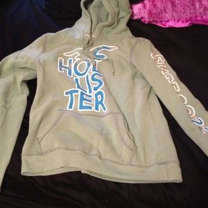 🚫Sold in Bundle🚫 Hollister sweatshirt