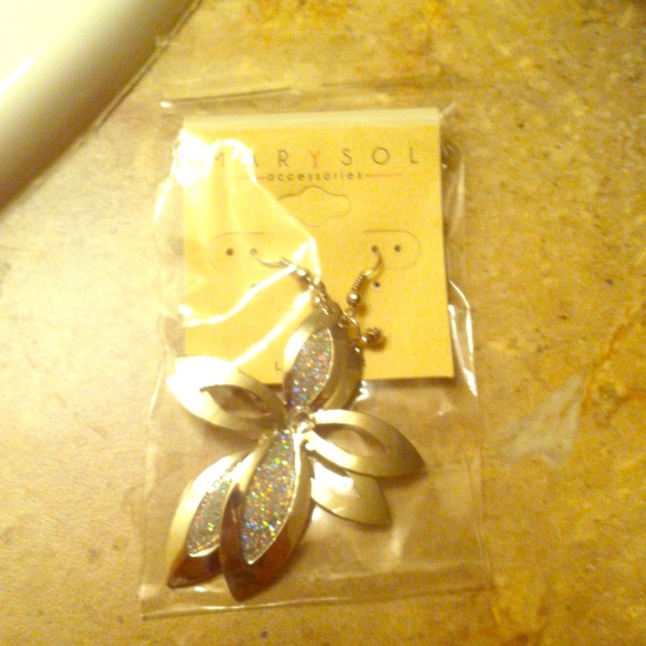 Fun Flower Sparkley Earrings