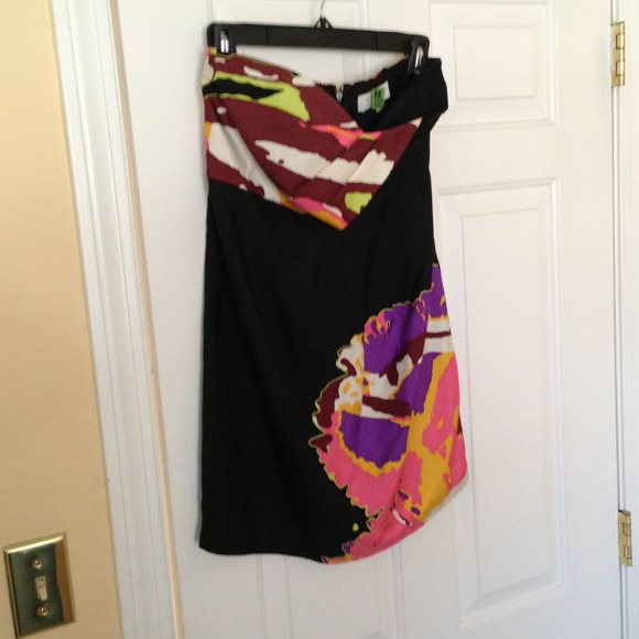 Tibi Dresses & Skirts - Tibi black strapless dress with floral design
