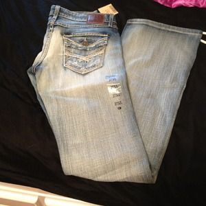 🚫Sold in Bundle🚫New BKE jeans.