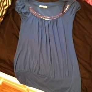 🚫Sold in Bundle🚫Blue top