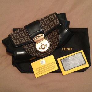 🎉HP🎉100% real FENDI BIG TUC CLUTCH🎈