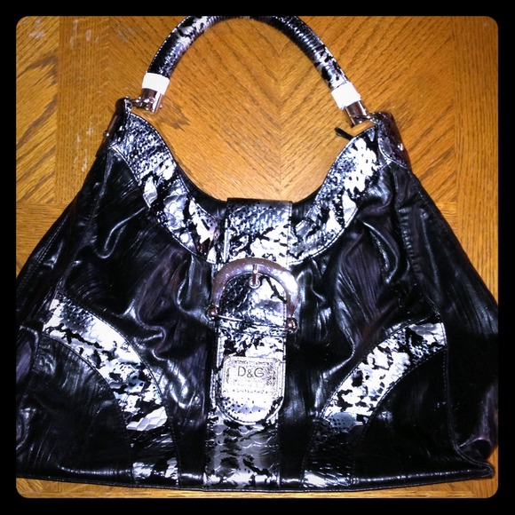 D&G Handbags - REDUCED**Great D&G Purse