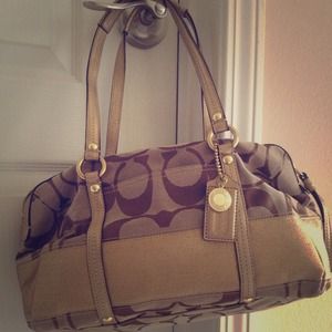 Coach Bag-Light Tan/Gold