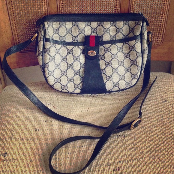 Gucci Handbags - Authentic vintage Gucci cross body bag