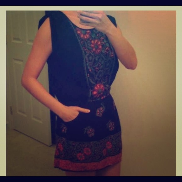 ⬇️REDUCED Black floral dress