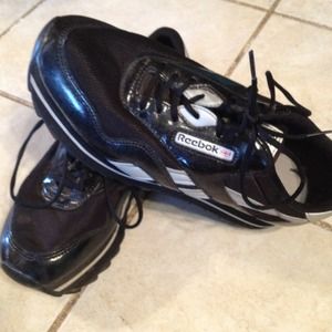 CLASSIC REEBOK!! Sz 9 chunky sole