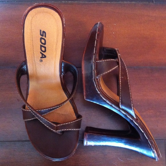 Bundle. 25" BKE. Heels. White dress. Black top.