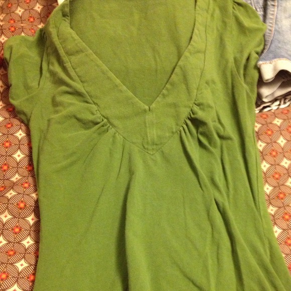 Day trip v neck