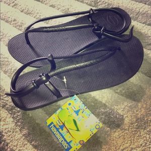 Havaianas Size 9 Black