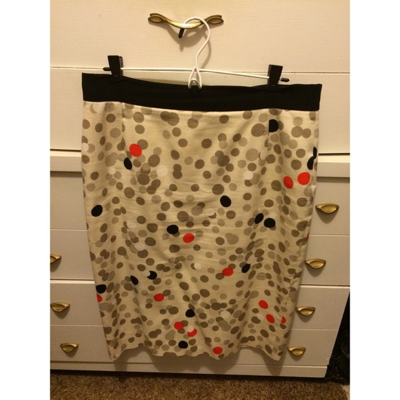 Max Mara pencil skirt. - Picture 3 of 4