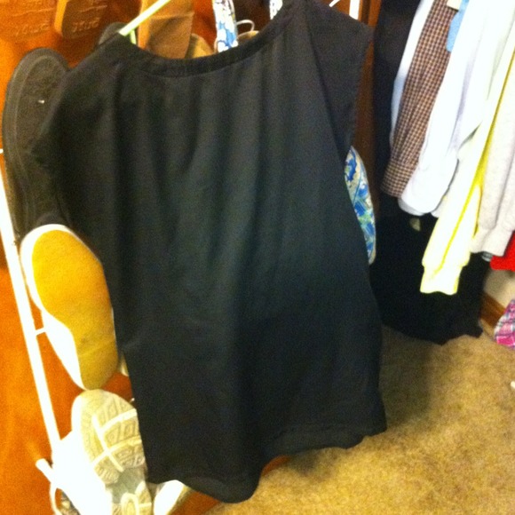 Black short sleeve top - Picture 2 of 2