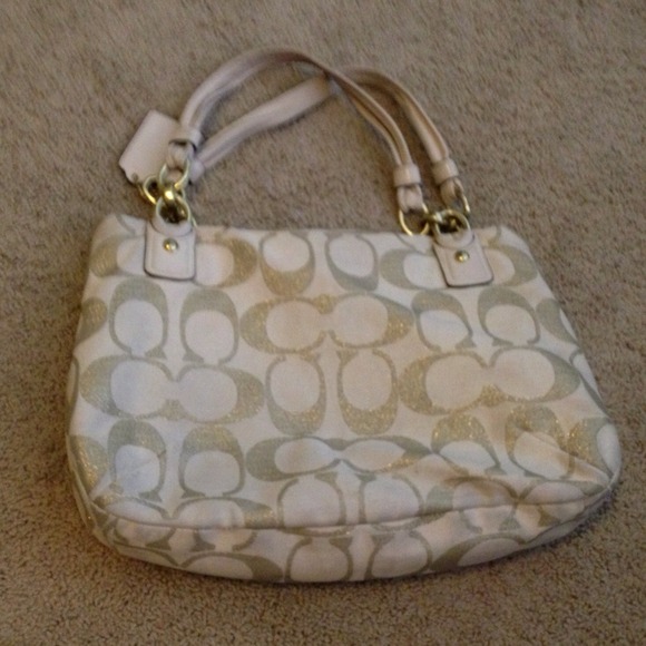 Authentic coach purse - Picture 2 of 4