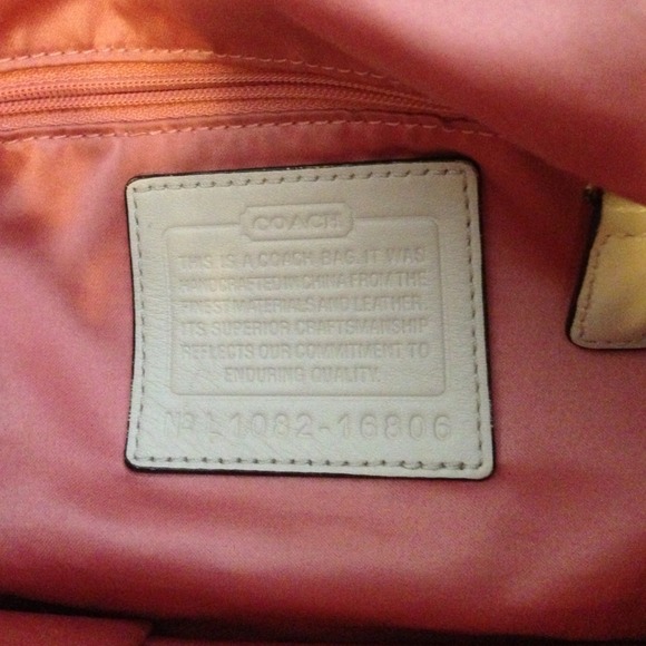 Authentic coach purse - Picture 3 of 4