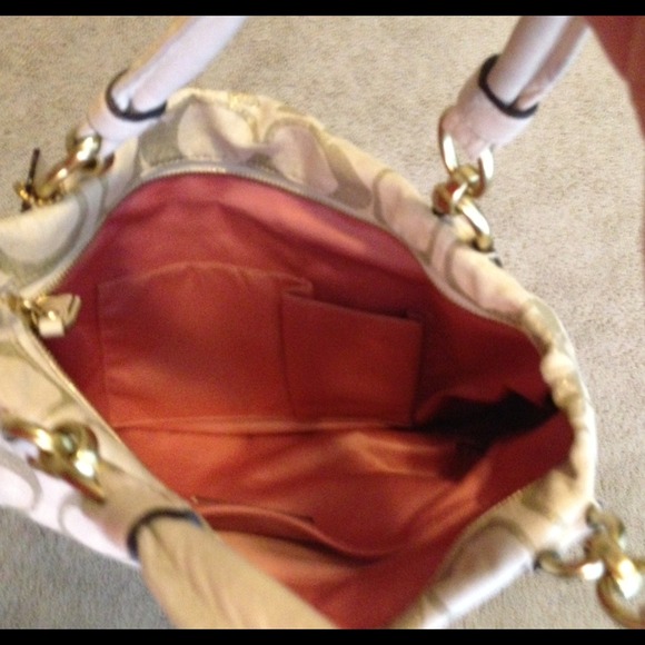 Authentic coach purse - Picture 4 of 4