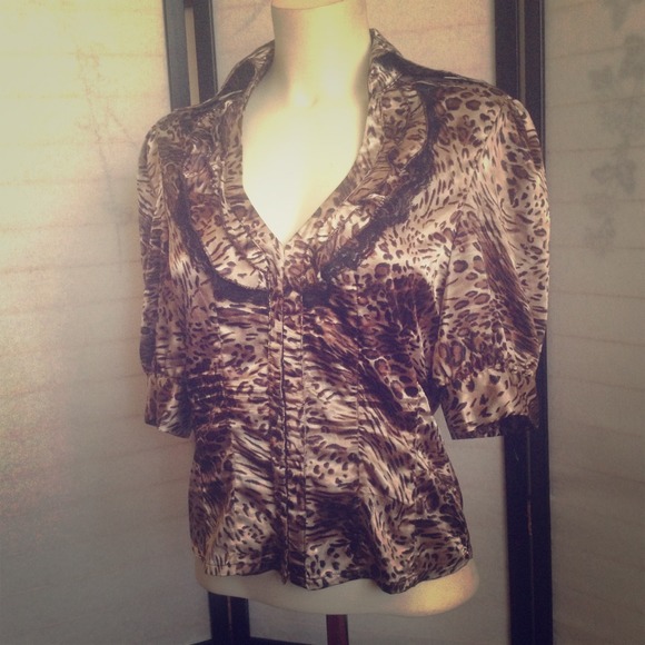 RSRVE 💥🔥💥 Satiny Leopard Animal Print Lace Top