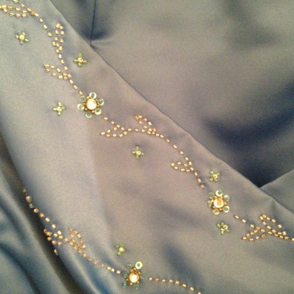 ✨PRICE REDUCED✨ Sky Blue Formal Dress - Picture 4 of 4