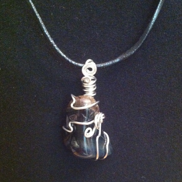 Silver wire dark tiger eye gemstone pendant - Picture 1 of 2