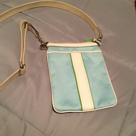 Reserved for @Katdiane Small Authentic Coach bag.