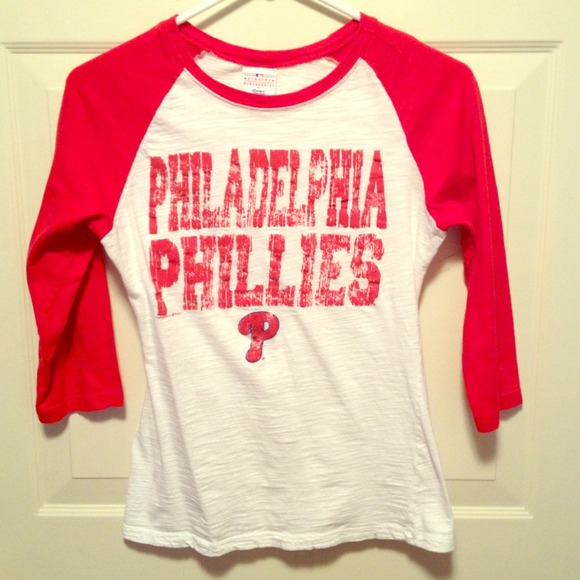 ❤❤SOLD❤❤Philadelphia Phillies silk screen shirt