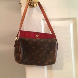 ( Reduced))Louis Vuitton purse