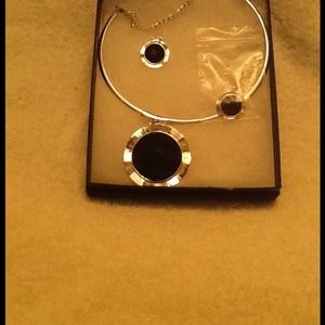 Ladies Black Onyx and Silver Necklace Set