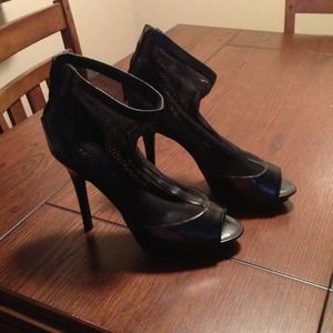 BCBG Black 6"