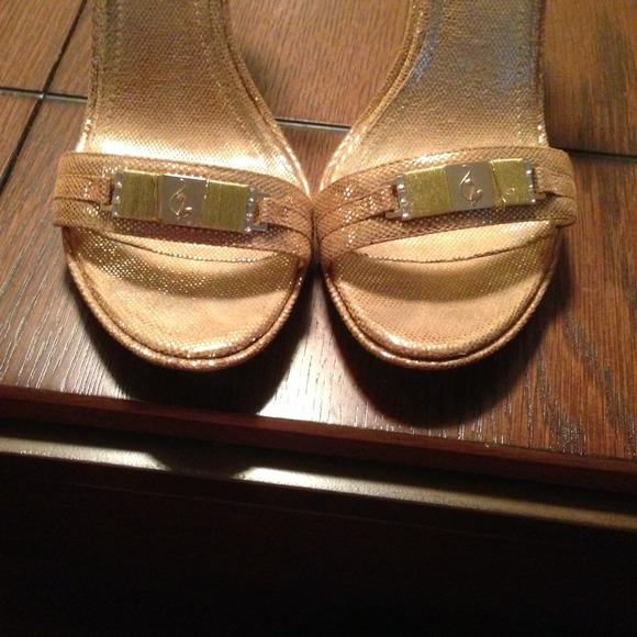 Gold Babyphat 6" pumps - Picture 3 of 4